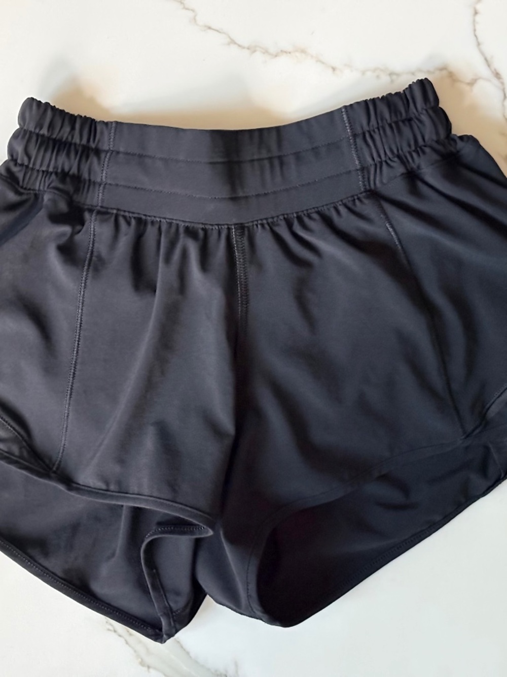 Lululemon Hotty Hot Low-Rise Running Shorts 2.5” Black Size 2